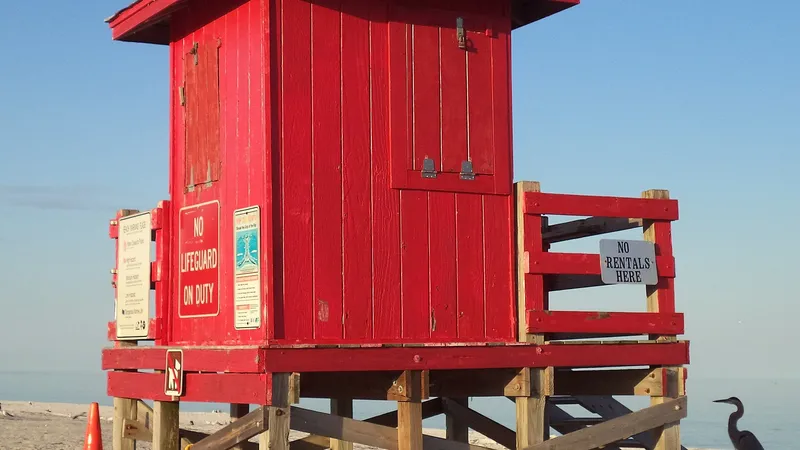 Lifeguard stand on the beach at Sand Key Park